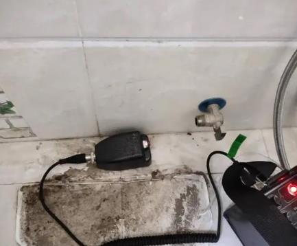 阿荣屋顶漏水维修公司分享下卫生间漏水的危害及解决方法